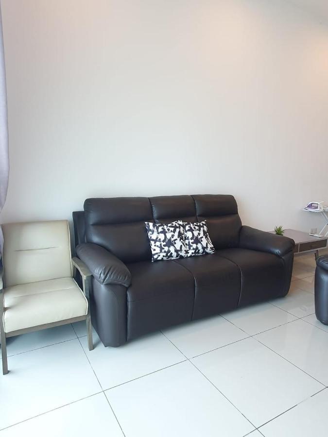 Apartment Seaview 10pax #10minqueensbay #15minspice Bayan Lepas