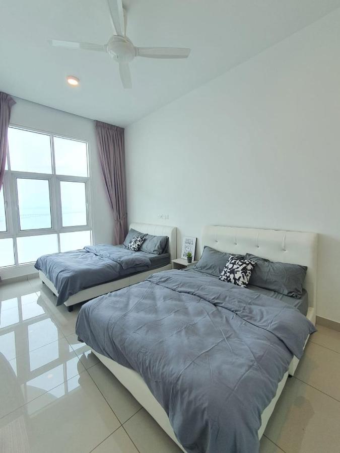 Seaview 10pax #10minqueensbay #15minspice Apartment *
