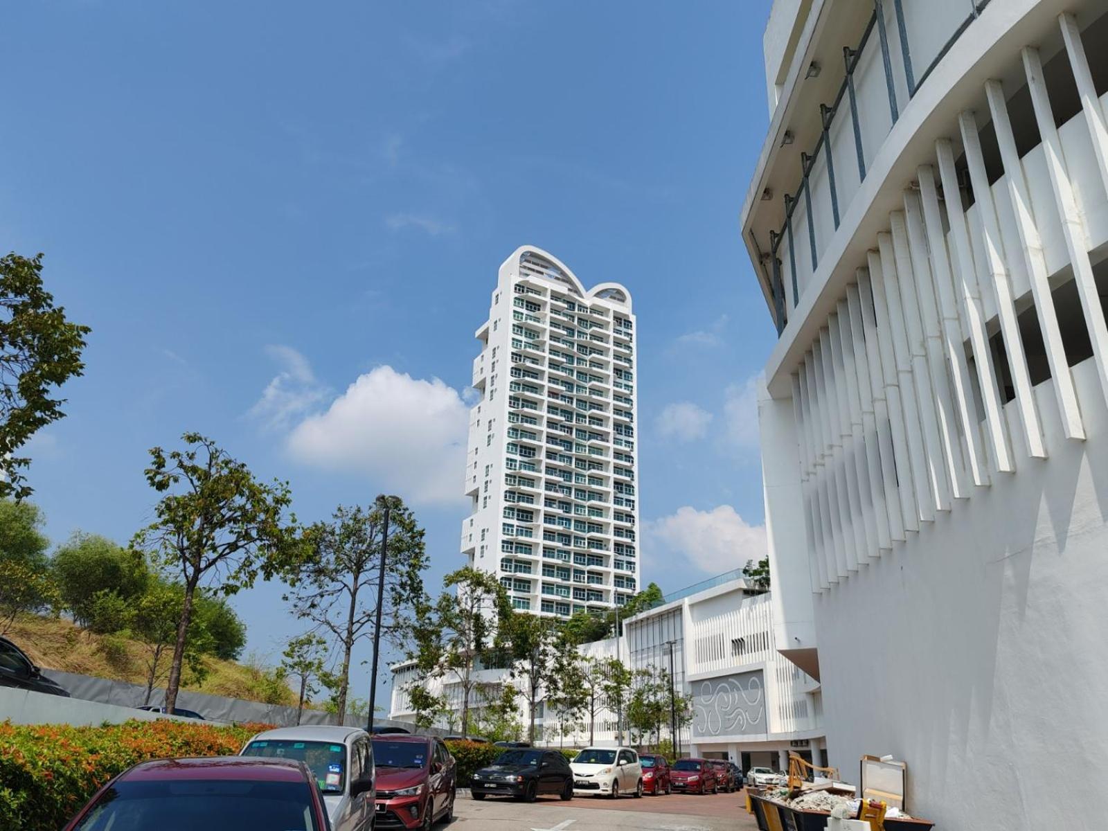 Seaview 10pax #10minqueensbay #15minspice Apartment *